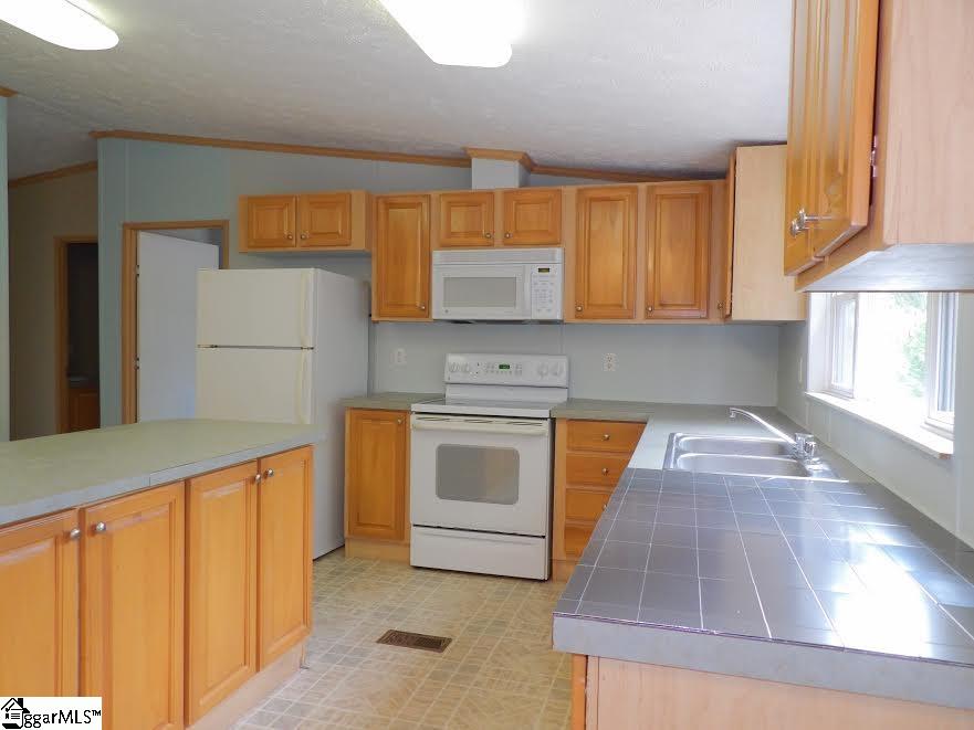 227 Snow Creek Road Seneca, SC 29678 - Photo 16 of 31 Gallery Image 16