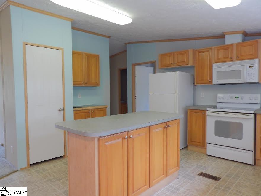 227 Snow Creek Road Seneca, SC 29678 - Photo 18 of 31 Gallery Image 18