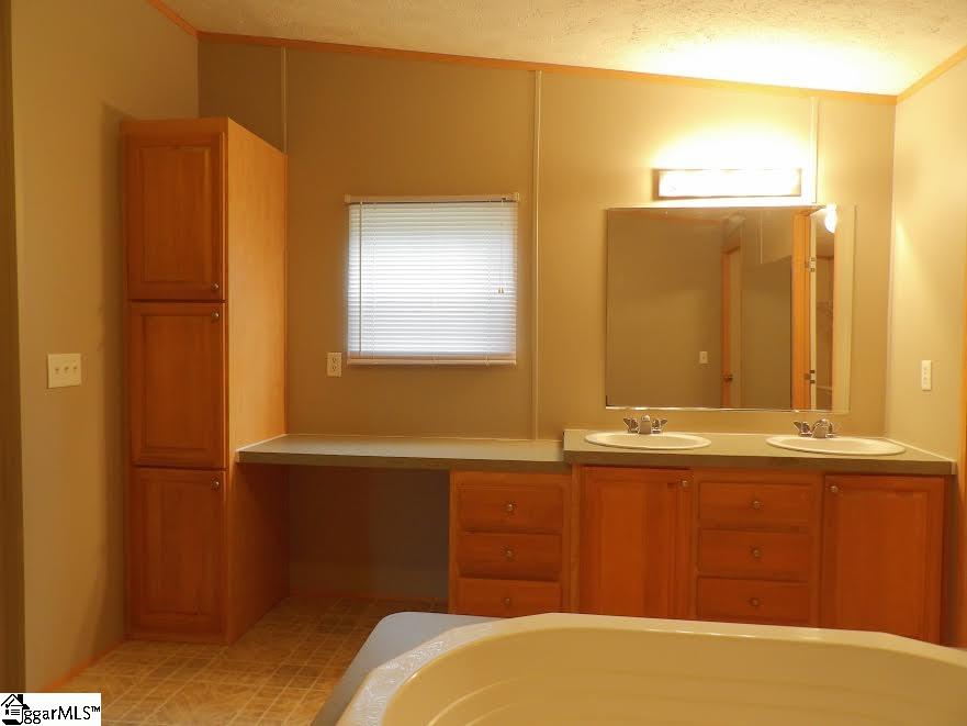 227 Snow Creek Road Seneca, SC 29678 - Photo 22 of 31 Gallery Image 22