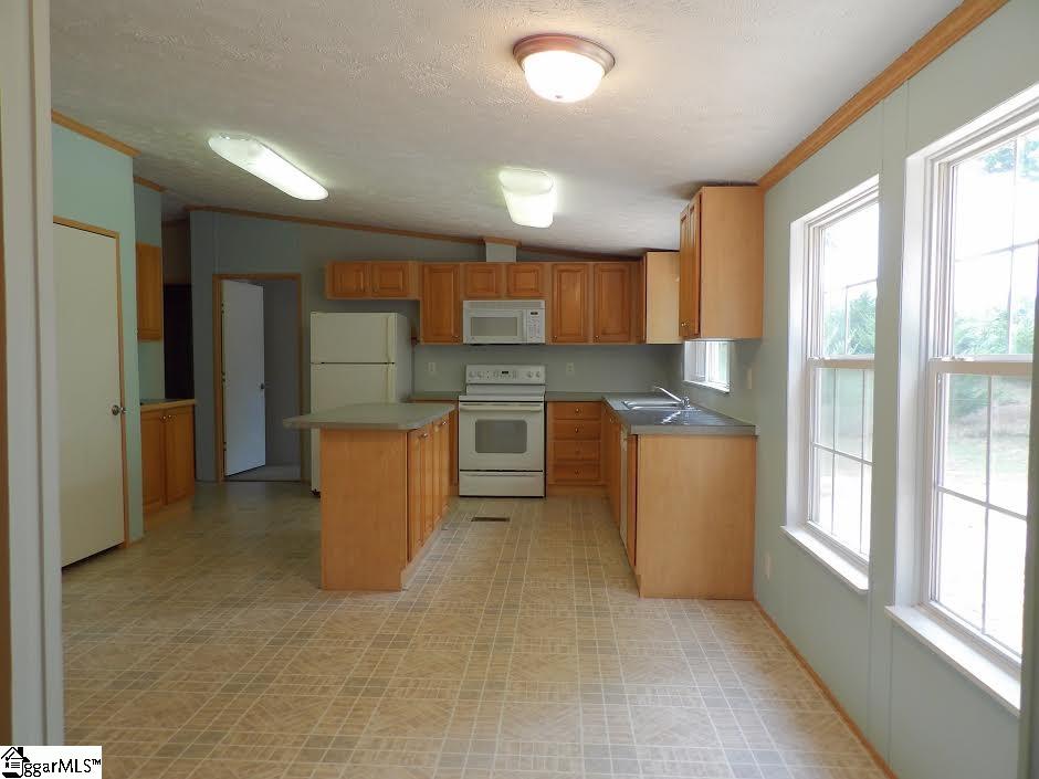 227 Snow Creek Road Seneca, SC 29678 - Photo 5 of 31 Gallery Image 5