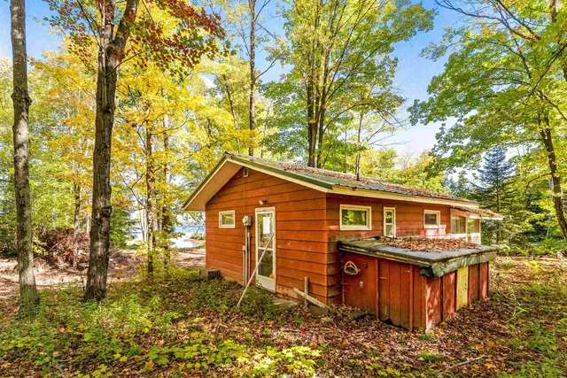 $130,000 | 8743 South Lyman Lake Road, South Range, WI 54874