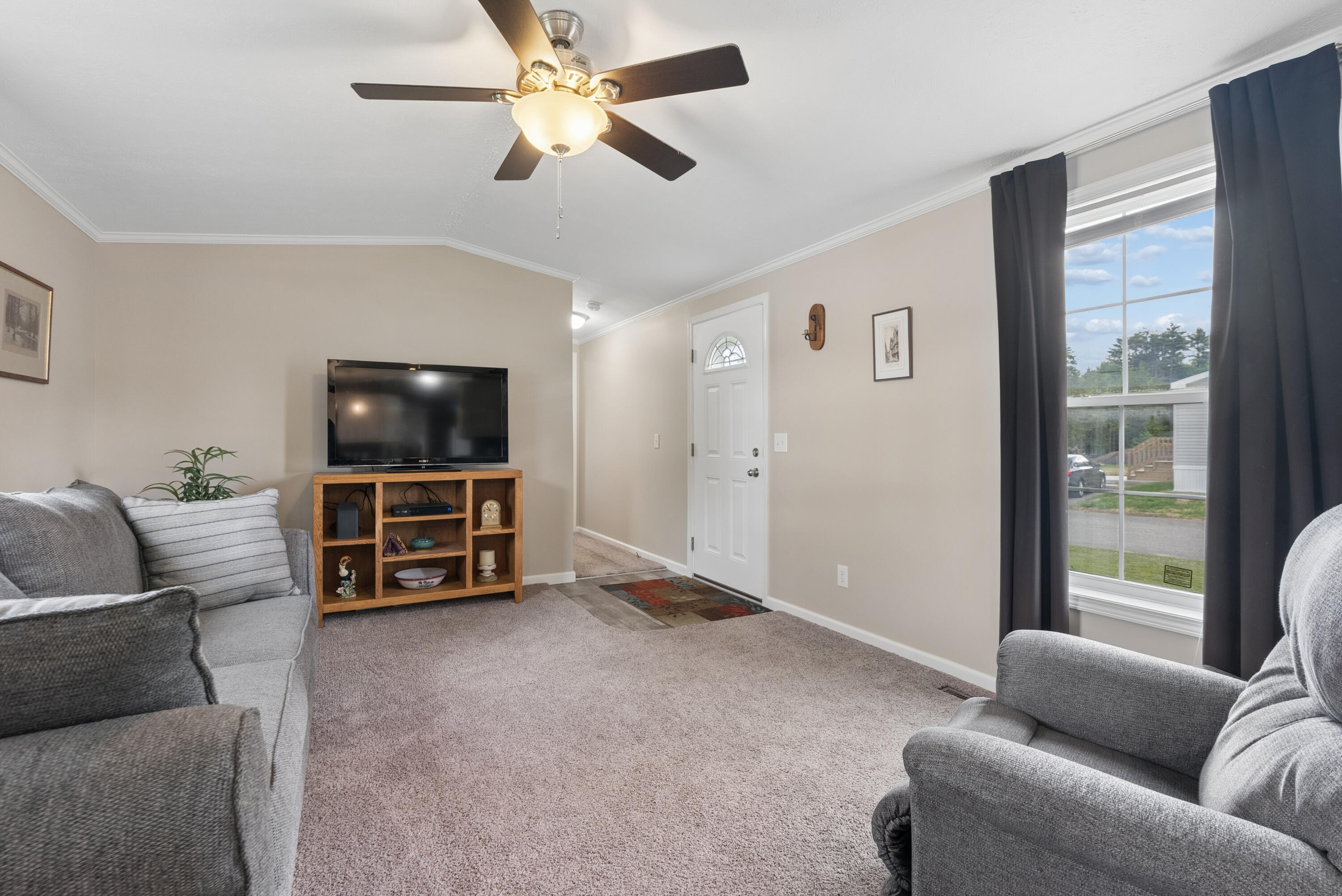 11 Ofarrell Street Topsham, ME 04086 - Photo 4 of 28 DSC05134