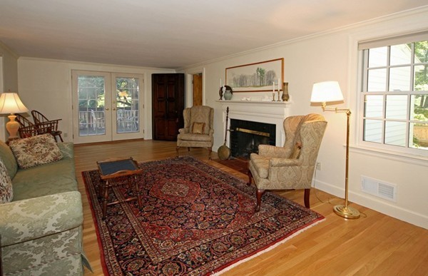 6 Garrison Road Wellesley, MA 02482 - Photo 4 of 18