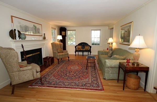 6 Garrison Road Wellesley, MA 02482 - Photo 5 of 18