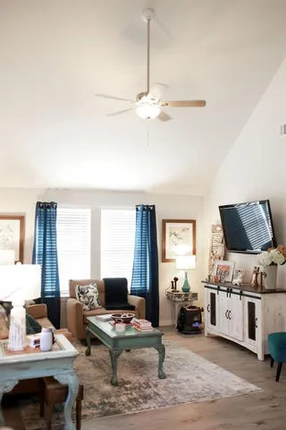 $2,050 | 7311 Farm To Market Road 1886, Unit 101, Azle, TX 76020