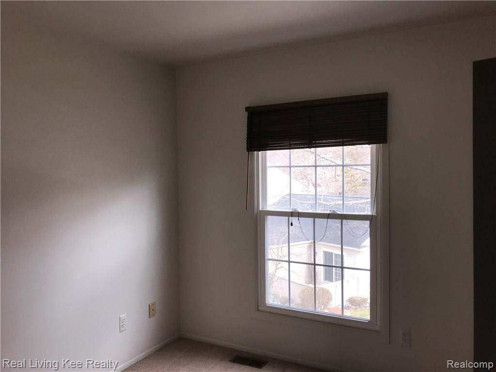 1406 Crescent Lane, Unit 343 Rochester Hills, MI 48306 - Photo 14 of 15