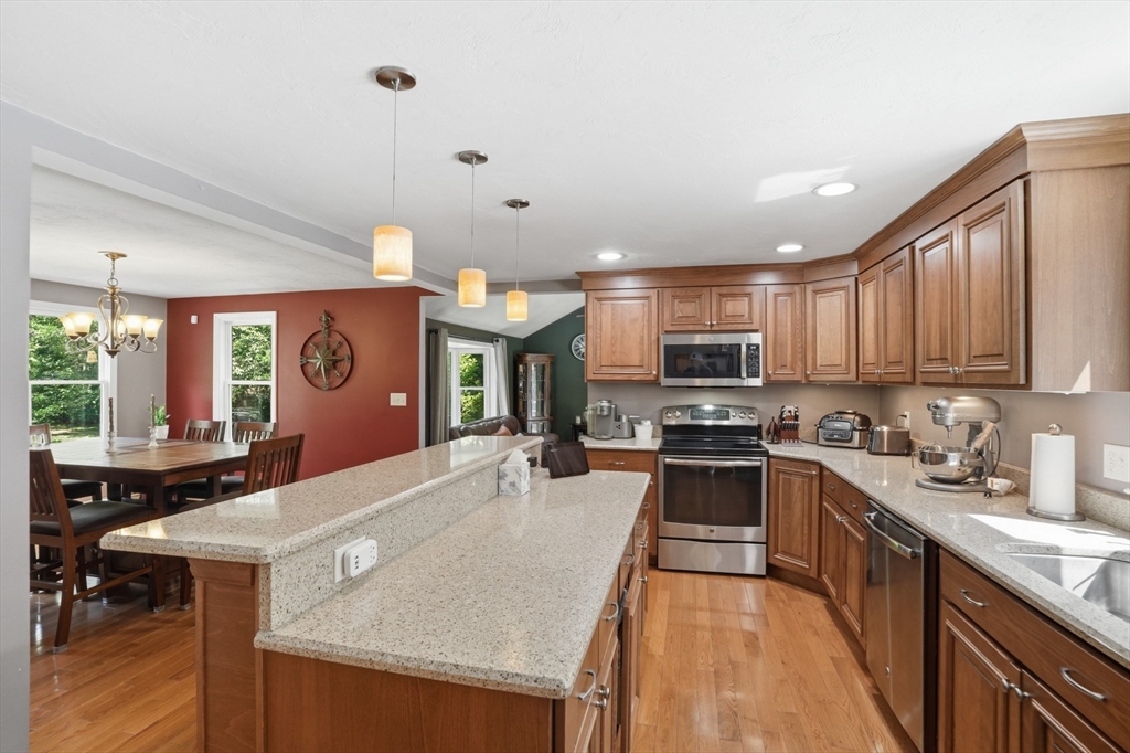 61 Stoney Weir Road Halifax, MA 02338 - Photo 6 of 42