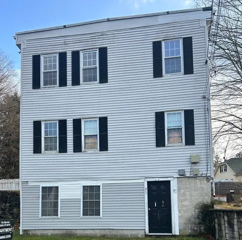 $2,500 | 31 Wellington Street, Unit 1, Medway, MA 02053
