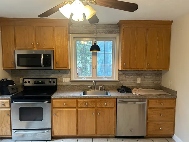 $2,500 | 31 Wellington Street, Unit 1, Medway, MA 02053