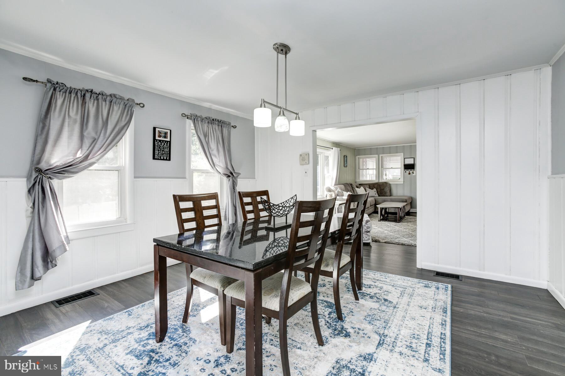 239 Magothy Beach Road Pasadena, MD 21122 - Photo 23 of 68 Dining Room
