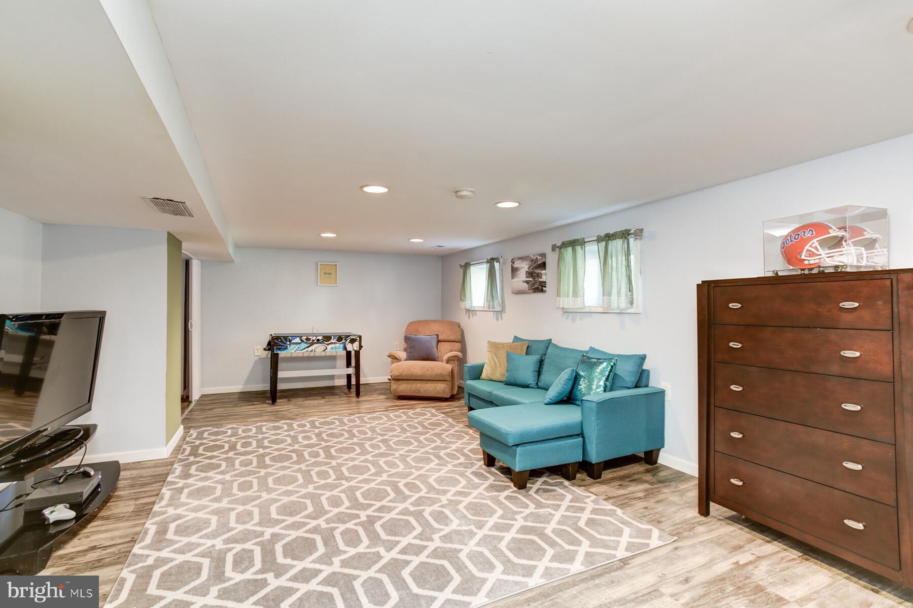 239 Magothy Beach Road Pasadena, MD 21122 - Photo 45 of 68 Family Room