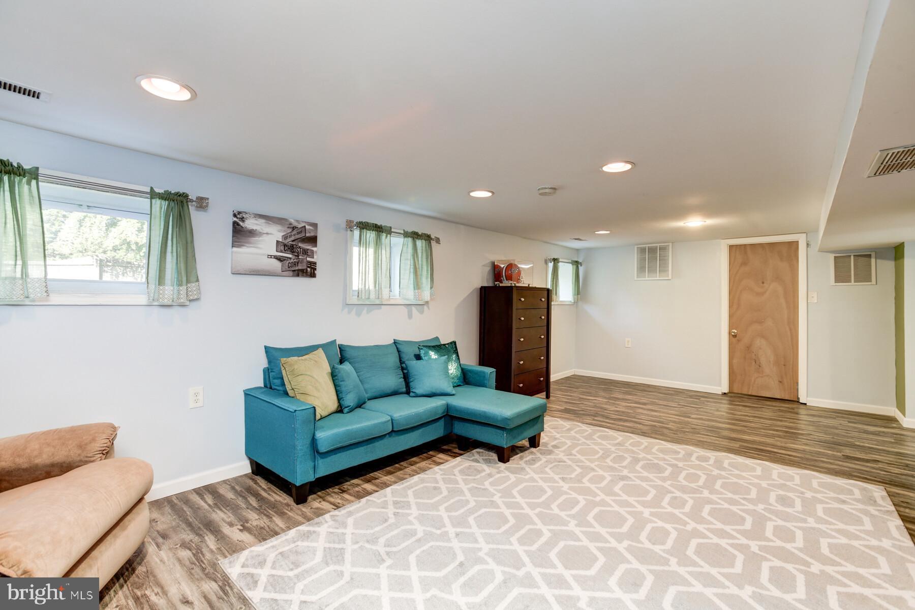 239 Magothy Beach Road Pasadena, MD 21122 - Photo 48 of 68 Family Room