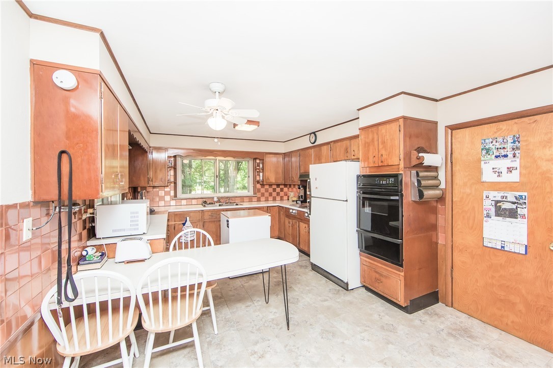 2898 Ridgewood Road Akron, OH 44333 - Photo 3 of 20