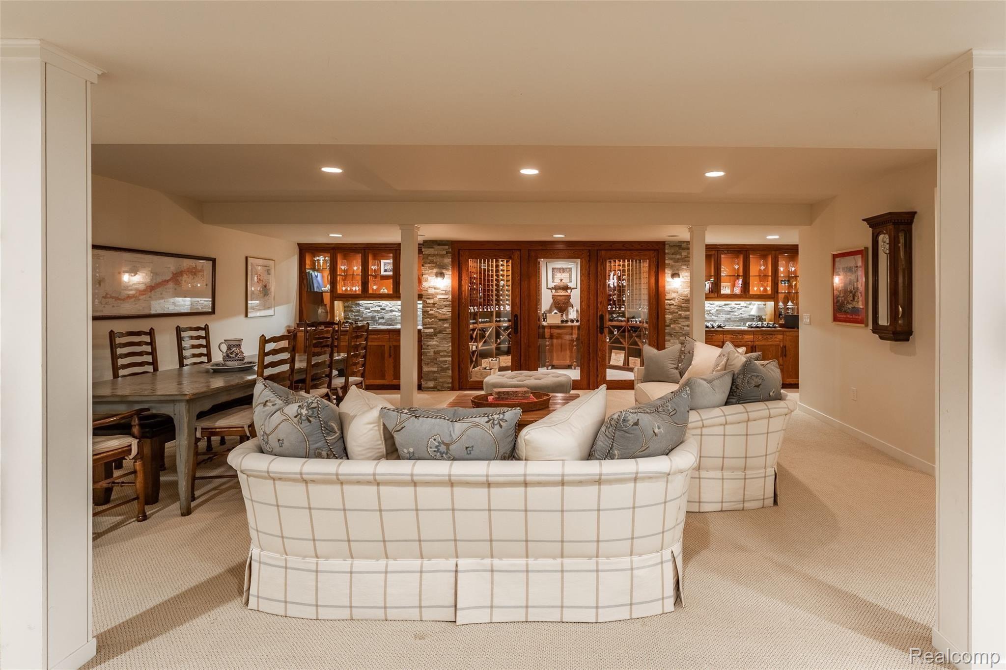 222 Aspen Road Birmingham, MI 48009 - Photo 34 of 50 32.jpg
