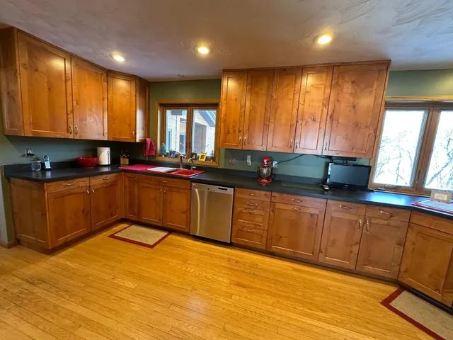 $960,000 | 7641 Long Lake Road, Willmar, MN 56201