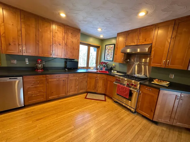 $960,000 | 7641 Long Lake Road, Willmar, MN 56201