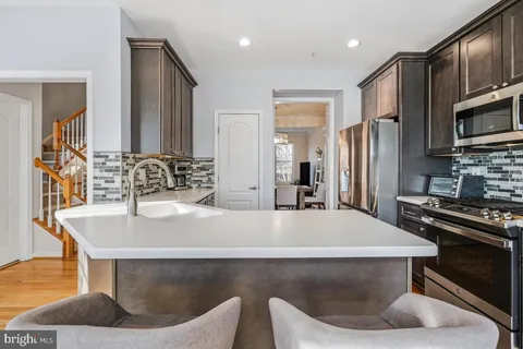 $924,900 | 6032 Stonehenge Place, Unit 21, North Bethesda, MD 20852