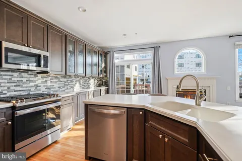 $924,900 | 6032 Stonehenge Place, Unit 21, North Bethesda, MD 20852