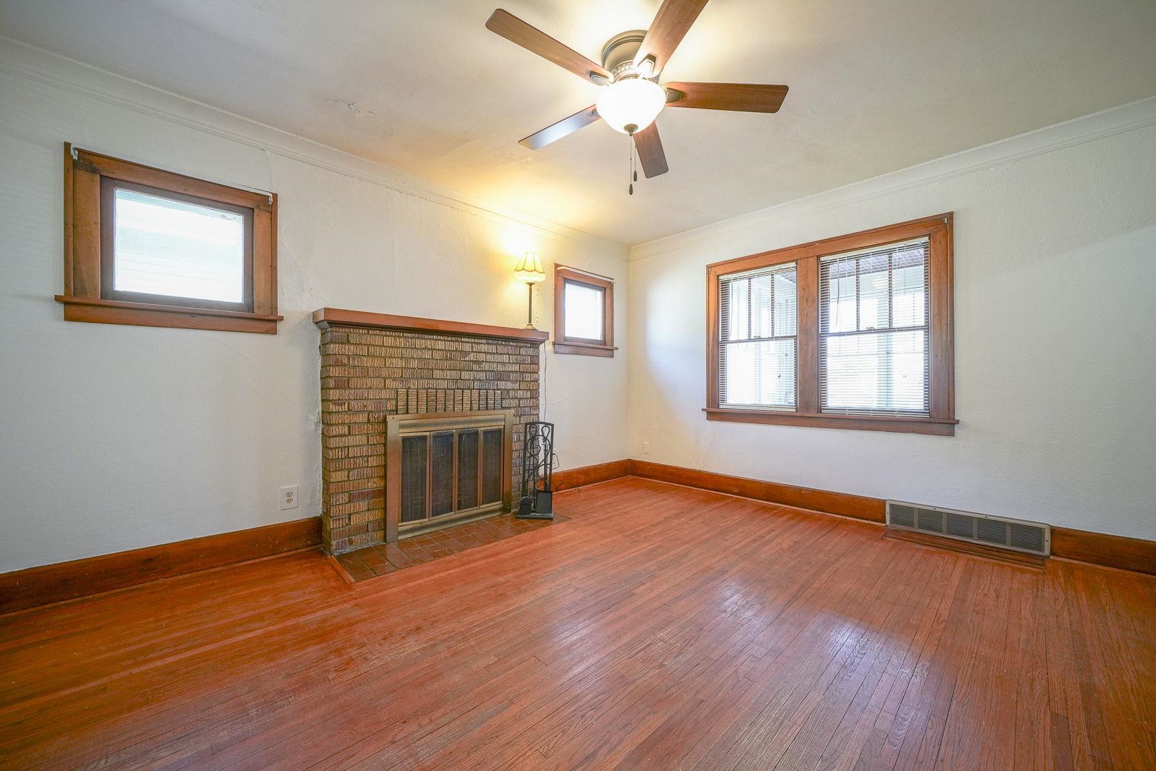 2019 15th Avenue Rockford, IL 61104 - Photo 5 of 29