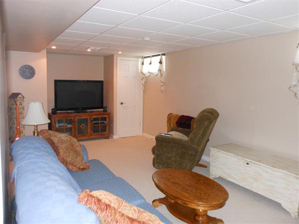 1004 Russell Road Westfield, MA 01085 - Photo 28 of 29 Gallery Image 28