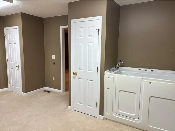 $757,700 | 25595 Rockville Road, Louisburg, KS 66053