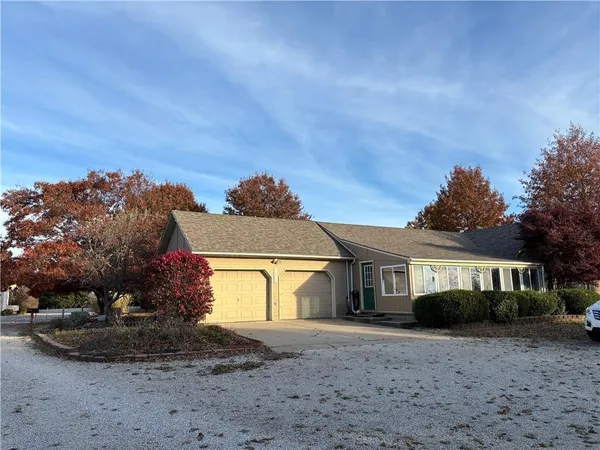 $757,700 | 25595 Rockville Road, Louisburg, KS 66053