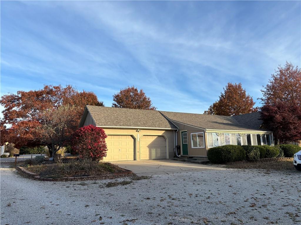 25595 Rockville Road Louisburg, KS 66053 - Photo 3 of 70