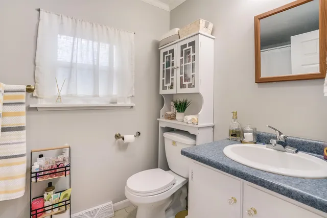 $285,000 | 12 Clovercrest Drive, Nashua, NH 03062