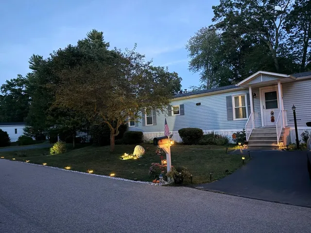 $285,000 | 12 Clovercrest Drive, Nashua, NH 03062