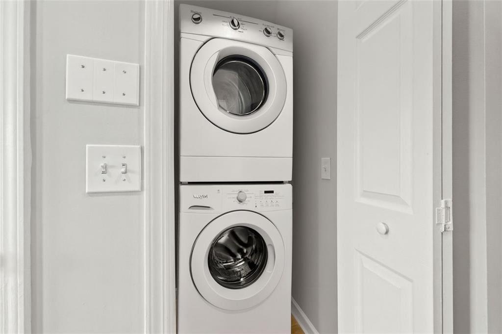 1752 Pryor Road Southwest, Unit 111 Atlanta, GA 30315 - Photo 14 of 20 a utility room with dryer and washer