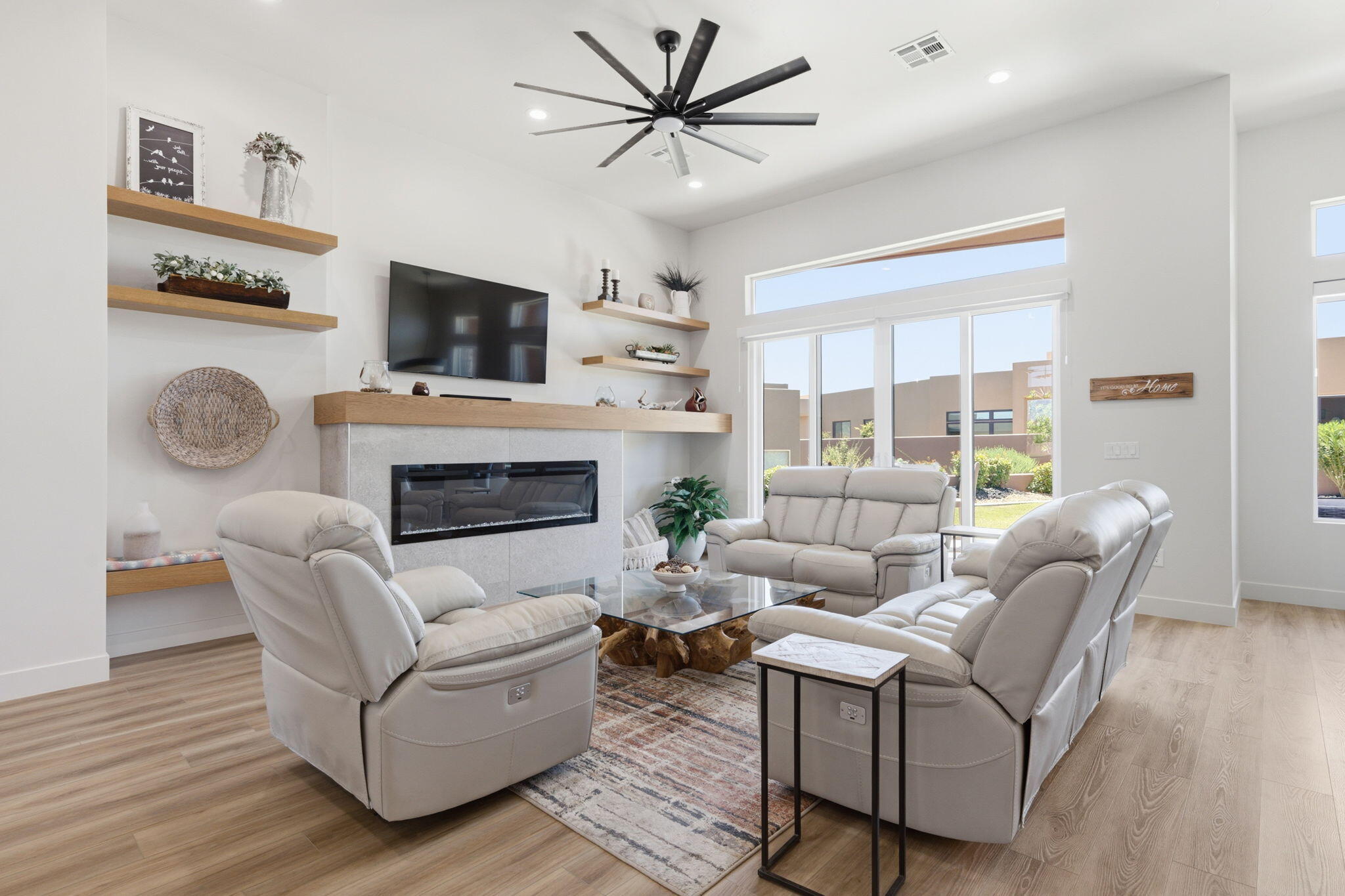 5429 West Copper Cliffs Way Hurricane, UT 84737 - Photo 7 of 48 Living Room