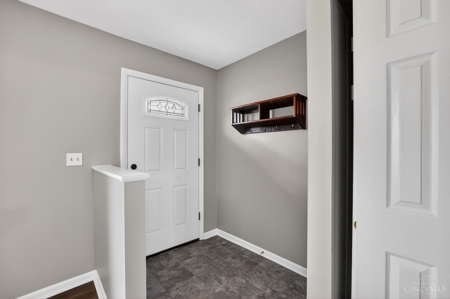 5741 Gray Road Fairfield, OH 45014 - Photo 4 of 32