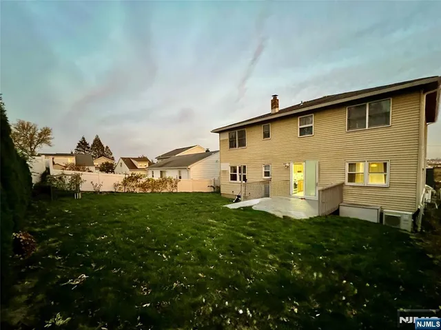 $3,550 | 724 6th Street, Unit 1, Carlstadt, NJ 07072