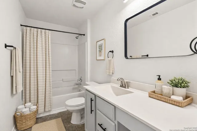 $1,990 | 561 Granite Mist, Universal City, TX 78148