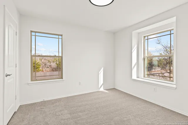 $1,990 | 561 Granite Mist, Universal City, TX 78148