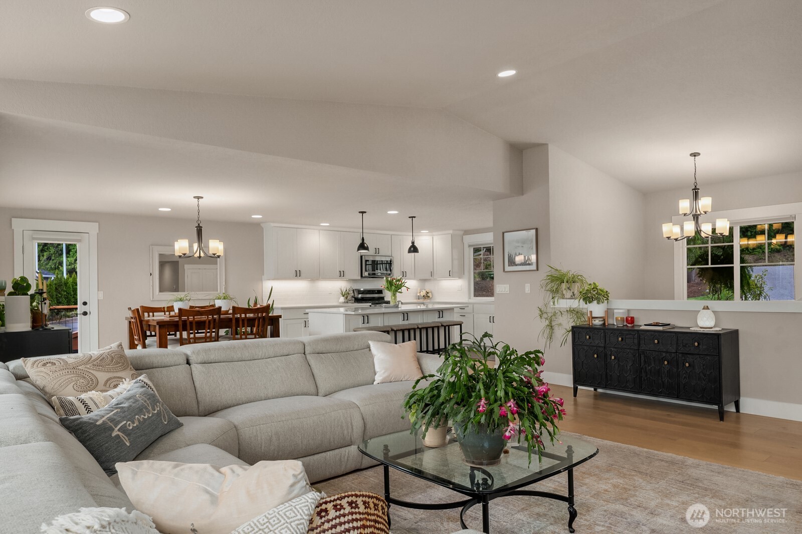 17407 3rd Avenue Southeast Bothell, WA 98012 - Photo 7 of 33