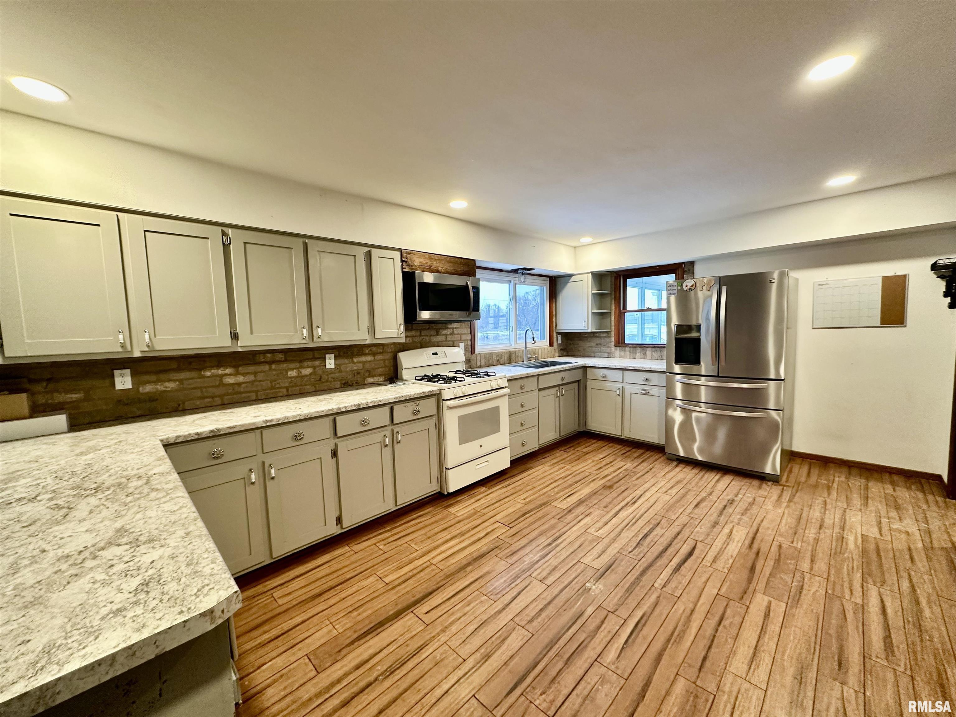 9514 South Mapleton Road Mapleton, IL 61547 - Photo 9 of 52