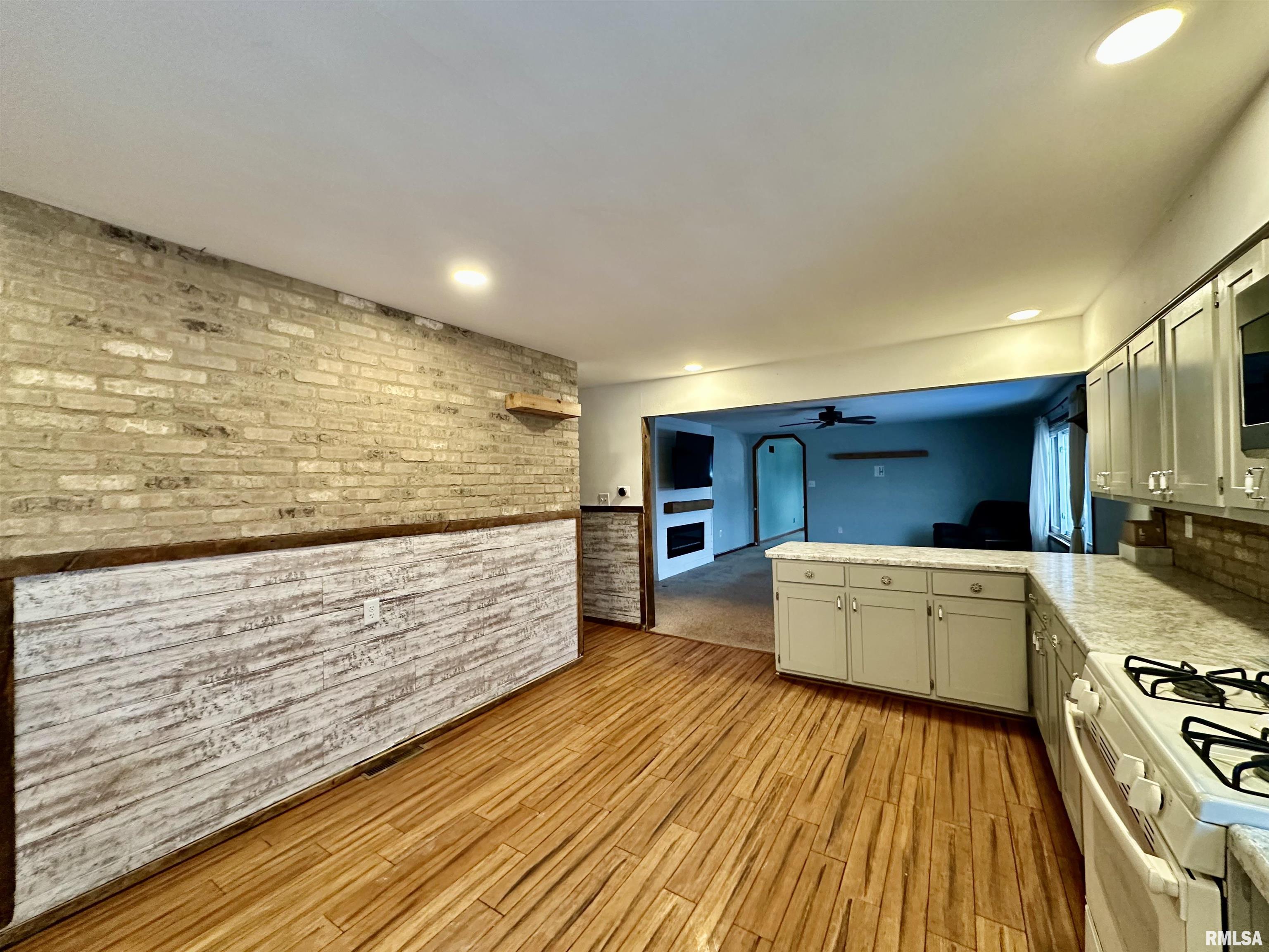 9514 South Mapleton Road Mapleton, IL 61547 - Photo 10 of 52