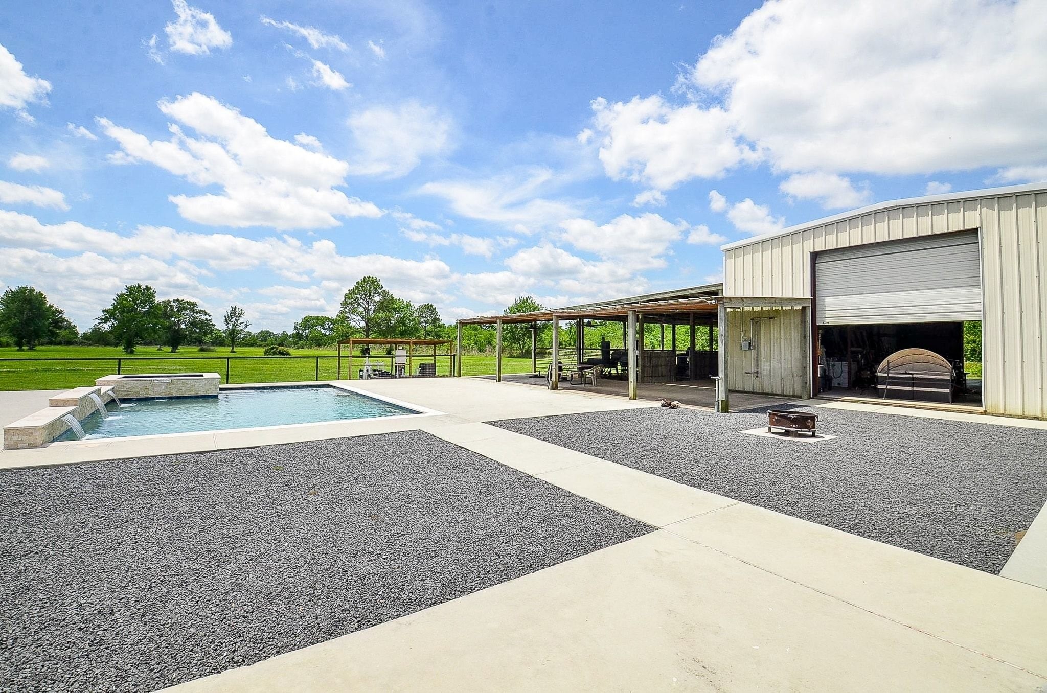 2500 County Road 62 Rosharon, TX 77583 - Photo 36 of 48 a view of a garden with a patio