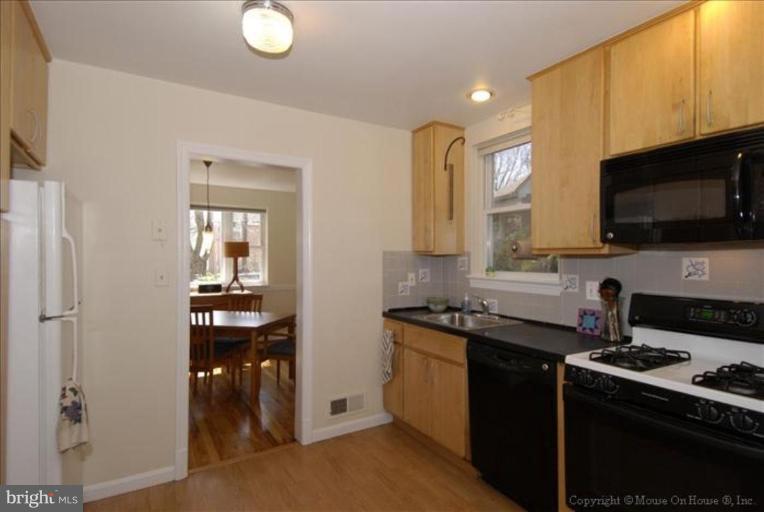 1715 Brisbane Street Silver Spring, MD 20902 - Photo 3 of 21 Kitchen