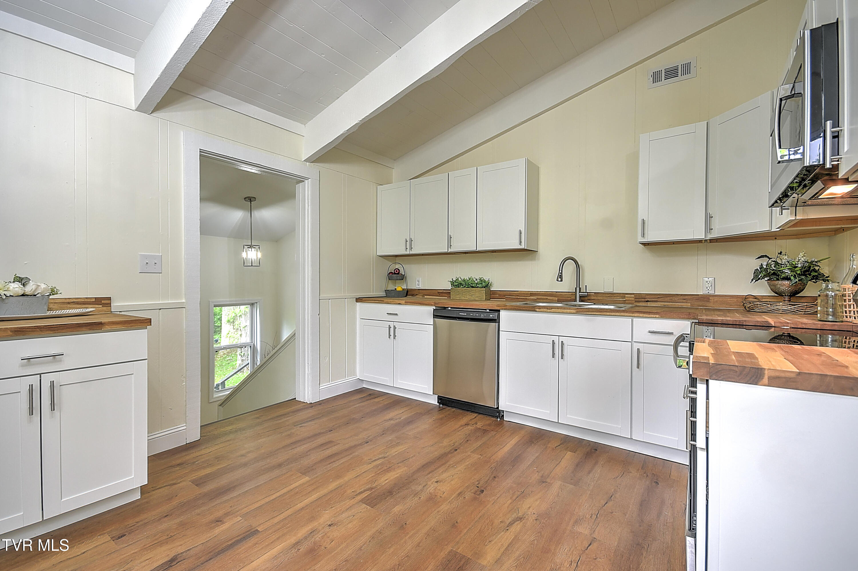 112 Blevins Hollow Road Elizabethton, TN 37643 - Photo 34 of 66 112 Blevins Hollow CP-40