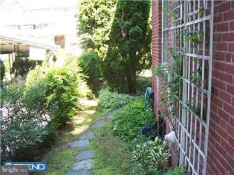 228 Sycamore Road West Reading, PA 19611 - Photo 4 of 10 Exterior Side
