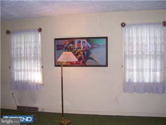 228 Sycamore Road West Reading, PA 19611 - Photo 8 of 10 Living Room