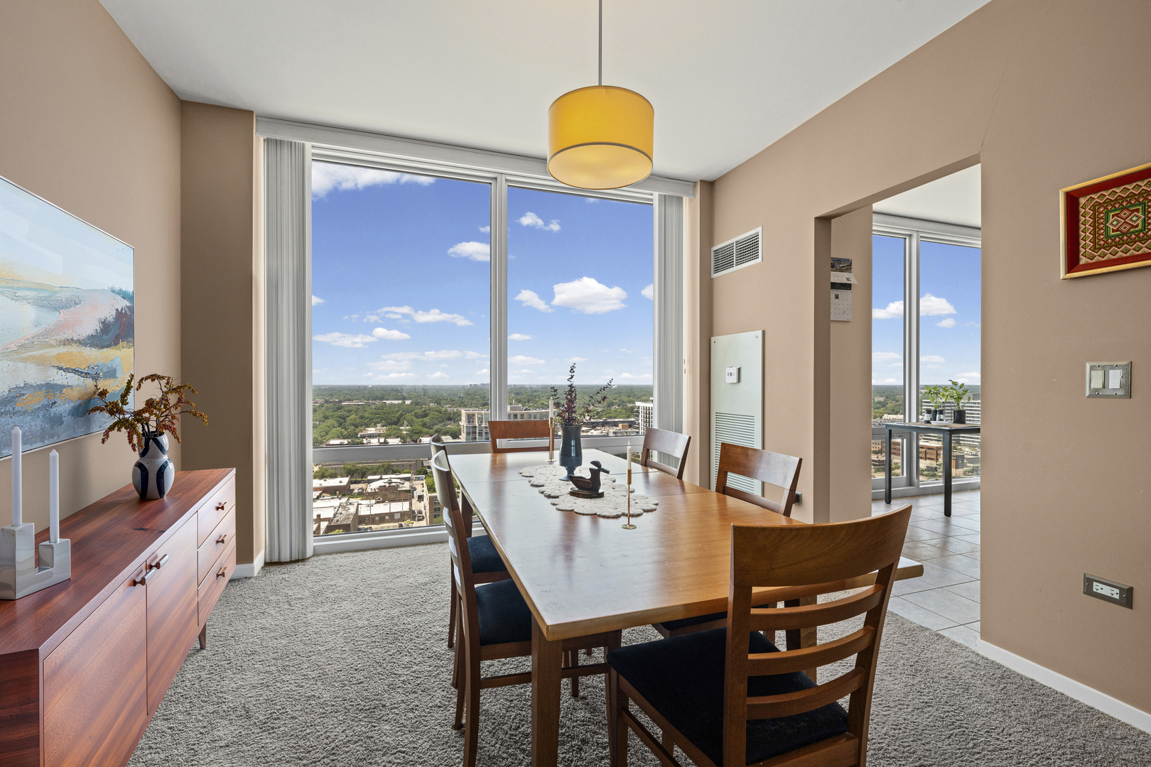 807 Davis Street, Unit 2212 Evanston, IL 60201 - Photo 4 of 10