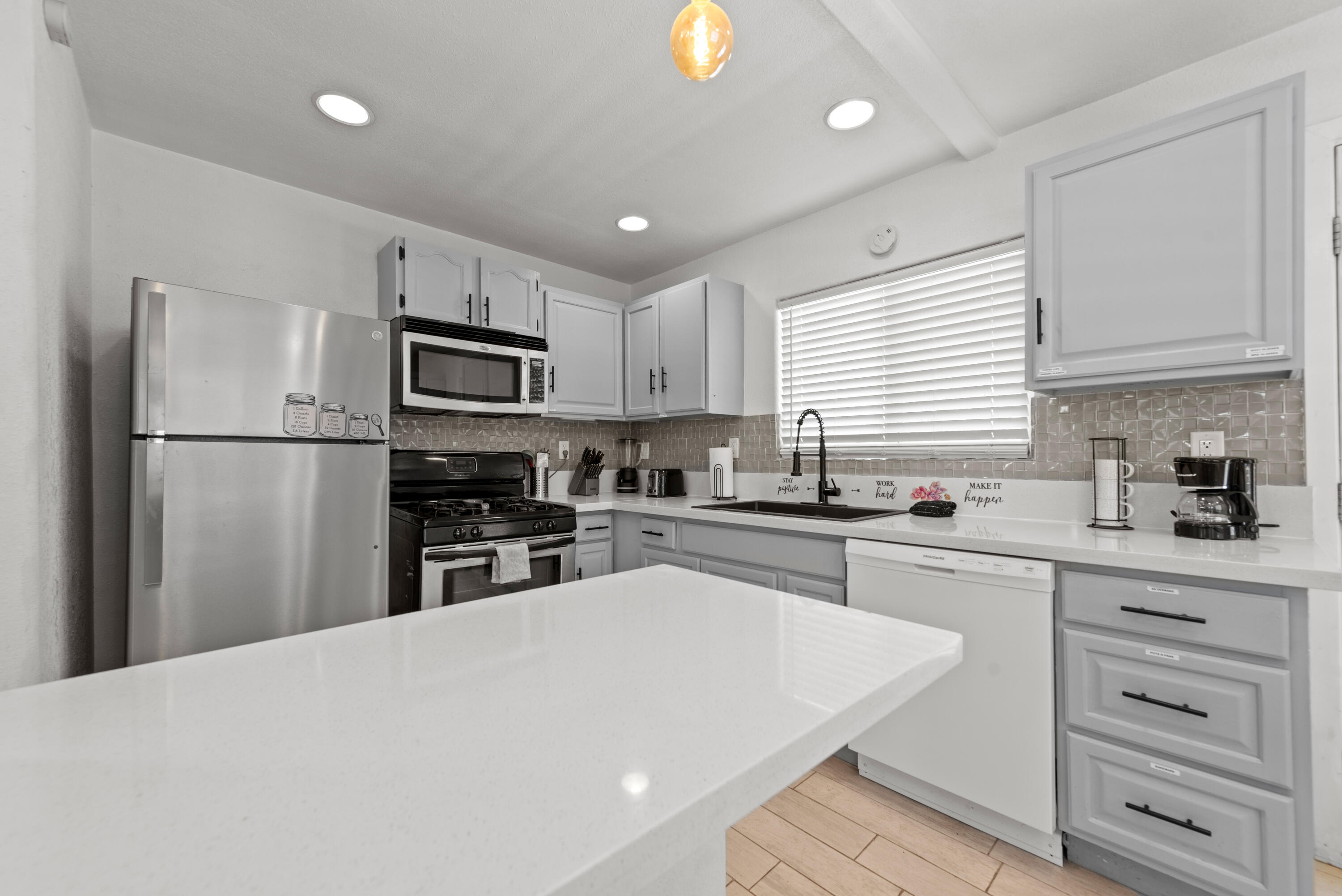 6026 Morongo Road Twentynine Palms, CA 92277 - Photo 5 of 16 6026 Morongo-5