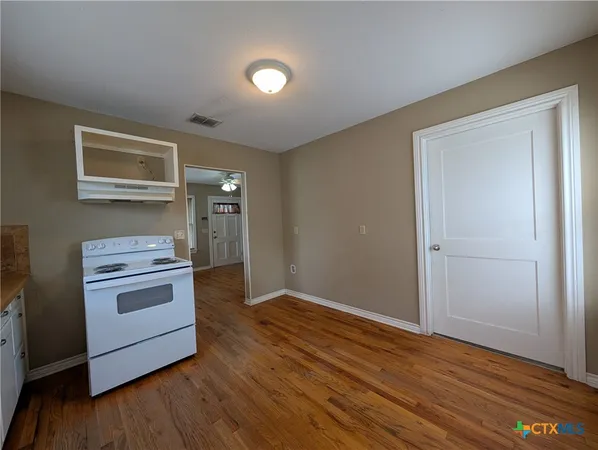 $1,595 | 1185 West Mill Street, New Braunfels, TX 78130