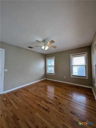 $1,595 | 1185 West Mill Street, New Braunfels, TX 78130