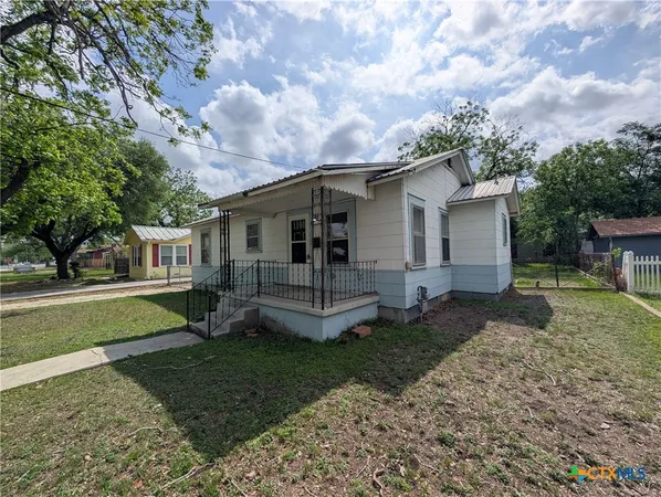 $1,595 | 1185 West Mill Street, New Braunfels, TX 78130