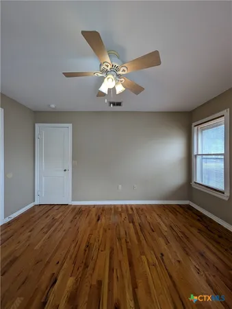 $1,595 | 1185 West Mill Street, New Braunfels, TX 78130