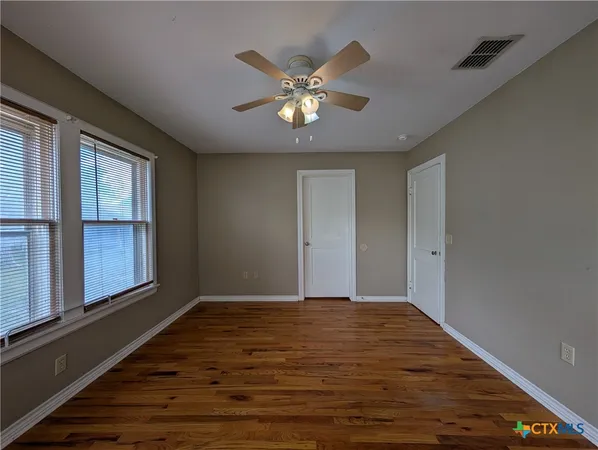 $1,595 | 1185 West Mill Street, New Braunfels, TX 78130